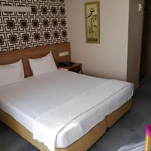 3* Otel Royal