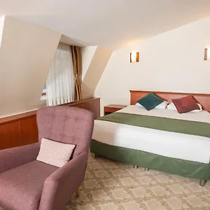 3* Otel Golden Siyav