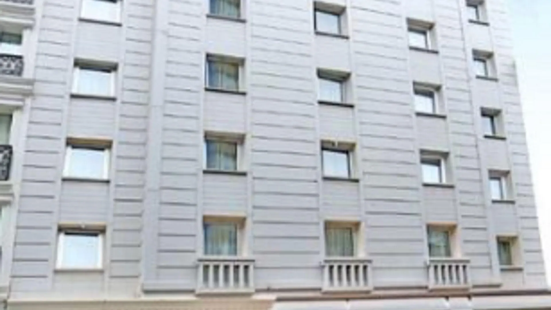 Grand Ons Hotel contacts
